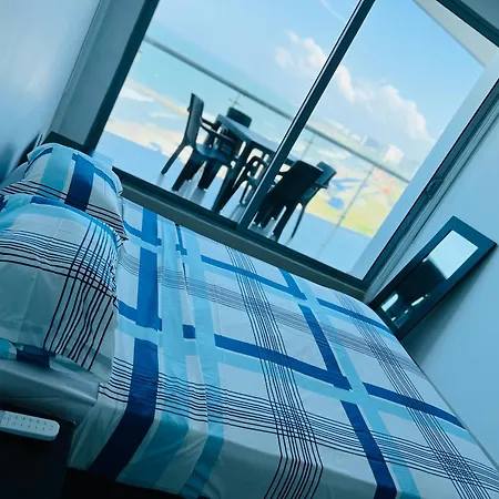 Luxury Beachfronts En En Bocagrande Y Marbella *